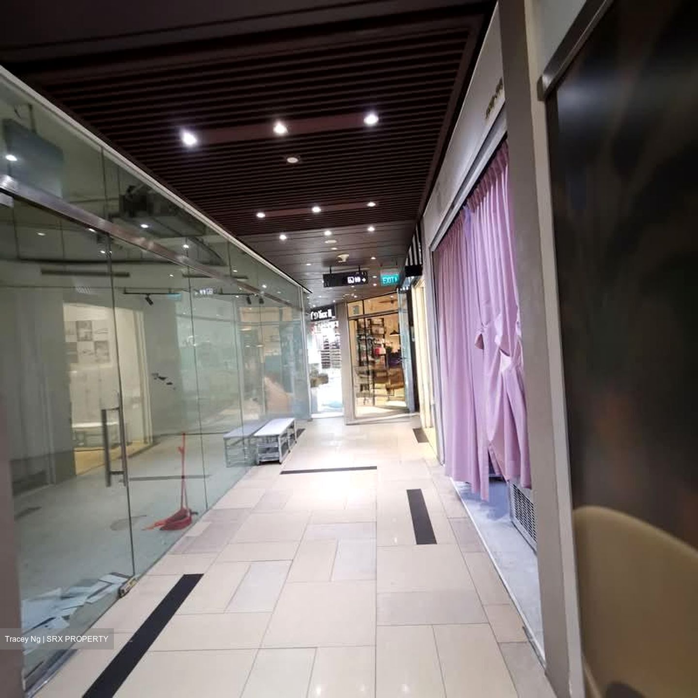 East Village (D16), Retail #576173051